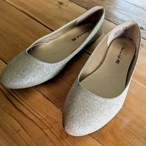 American Eagle Gold Sparkly Flat Shoes, Size 7.5
